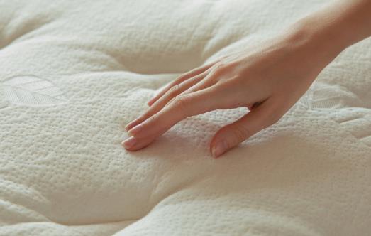 乳胶床垫太宽自行切割 乳胶床垫下面需要放床垫吗