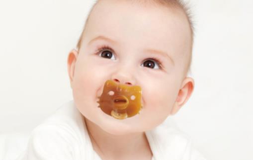宝宝吸安抚奶嘴有危害吗 宝宝吃安抚奶嘴会吃进去空气吗-第1张图片-芒蝶网