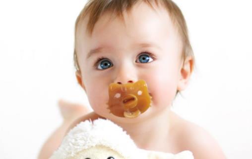 宝宝吸安抚奶嘴有危害吗 宝宝吃安抚奶嘴会吃进去空气吗-第3张图片-芒蝶网